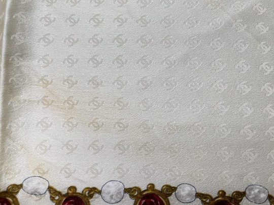 CHANELスカーフ 染み抜き・クリーニング前